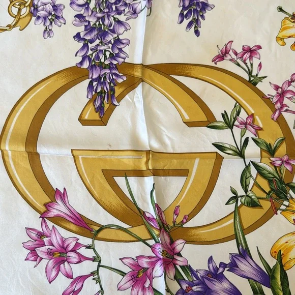 Vintage Gucci Silk scarf - Picture 8 of 16